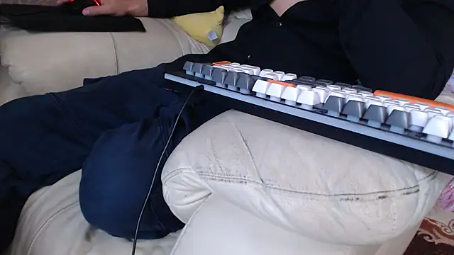 MrStraightDik online show from 11/18/25, 02:32