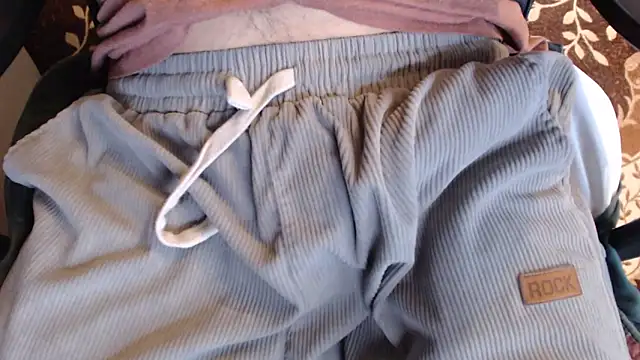 MrStraightDik online show from 11/27/25, 02:08