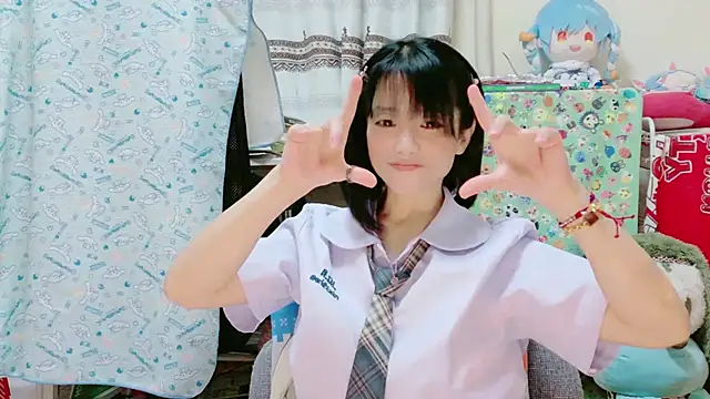 Snapshot of renapiyon8182 chatting on 01/25/25, 07:49 renapiyon8182 online show from 01/25/25, 07:49