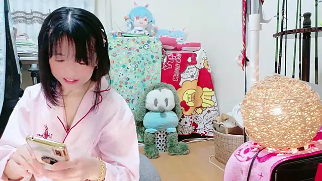 Snapshot of renapiyon8182 chatting on 02/14/25, 07:33 renapiyon8182 online show from 02/14/25, 07:33