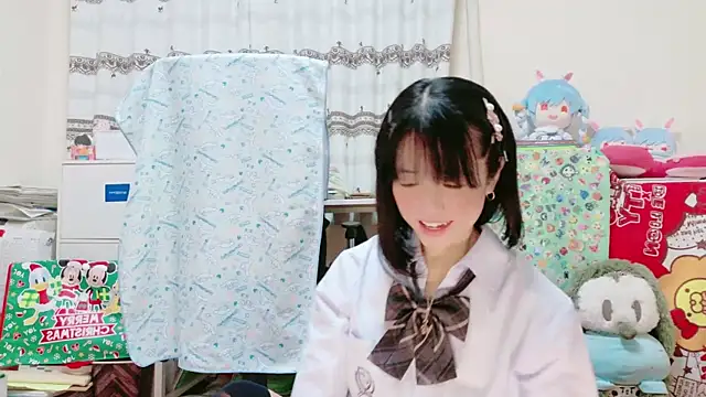 Snapshot of renapiyon8182 chatting on 02/15/25, 07:17 renapiyon8182 online show from 02/15/25, 07:17