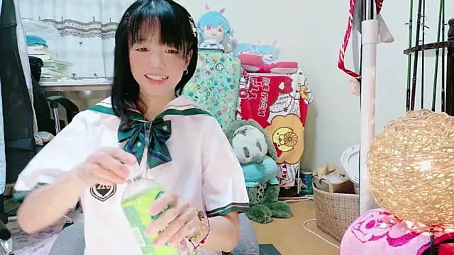 Snapshot of renapiyon8182 chatting on 02/24/25, 07:30 renapiyon8182 online show from 02/24/25, 07:30