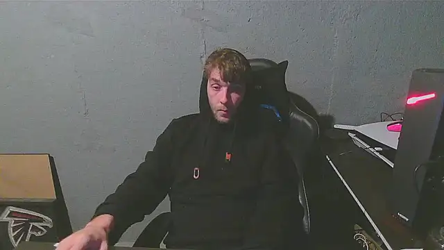 Snapshot of Superoz77 chatting on 12/23/24, 06:33 Superoz77 online show from 12/23/24, 06:33