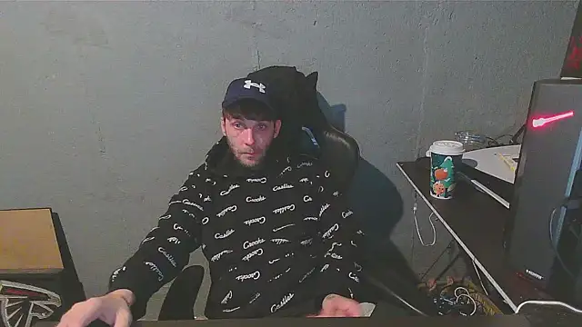 Snapshot of Superoz77 chatting on 12/27/24, 08:28 Superoz77 online show from 12/27/24, 08:28