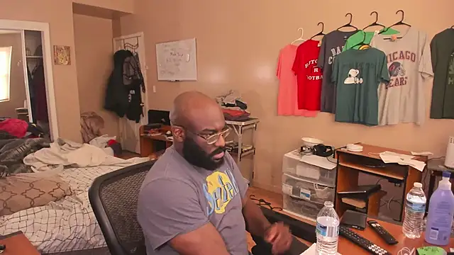 MrChuckDailyXXX online show from 11/05/25, 03:01