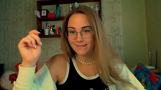 luxie milady online show from 09/30/25, 09:14