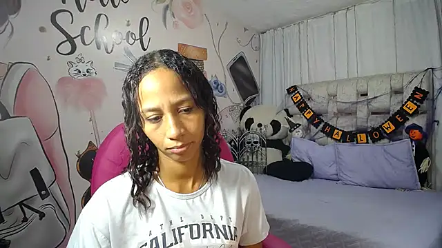 EMMA SWEETT1 online show from 10/14/25, 06:31