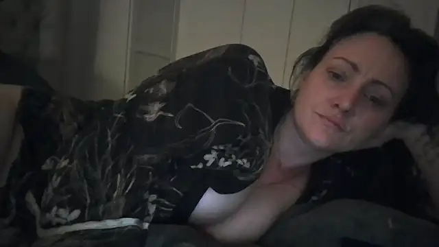 Snapshot of Swanstar chatting on 11/15/25, 07:32 Swanstar online show from 11/15/25, 07:32