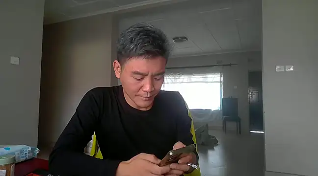 Snapshot of kisstoyousoon2024 chatting on 01/01/25, 08:24 kisstoyousoon2024 online show from 01/01/25, 08:24