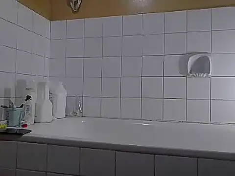 Snapshot of kisstoyousoon2024 chatting on 01/17/25, 06:02 kisstoyousoon2024 online show from 01/17/25, 06:02