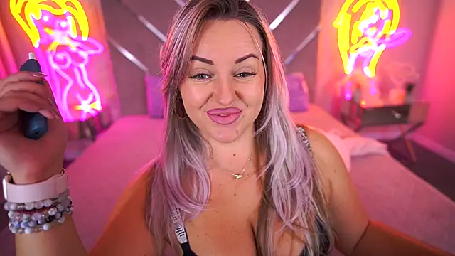 KiraCandyS online show from 10/16/25, 07:59