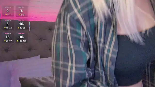 Born to Blow online show from 10/17/25, 01:20