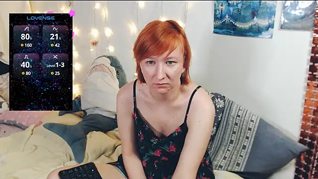 Snapshot of licentia__poetica chatting on 02/26/25, 07:38 licentia poetica online show from 02/26/25, 07:38