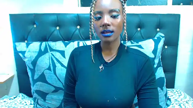 Snapshot of SAVAGExBOO chatting on 12/16/24, 11:39 SAVAGExBOO online show from 12/16/24, 11:39