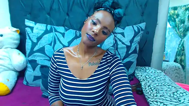 Snapshot of SAVAGExBOO chatting on 01/17/25, 03:55 SAVAGExBOO online show from 01/17/25, 03:55