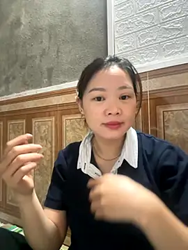 Hellen 111 online show from 10/24/25, 05:48