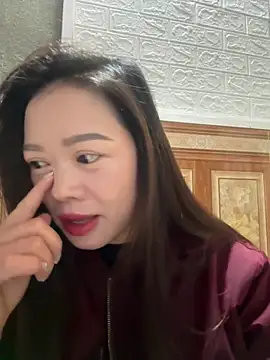 Hellen 111 online show from 11/05/25, 01:49