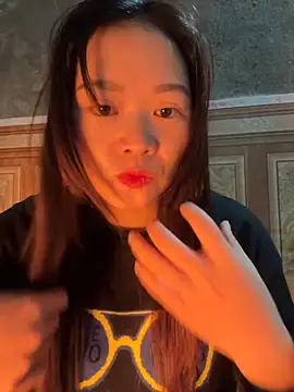 Hellen 111 online show from 11/06/25, 02:12