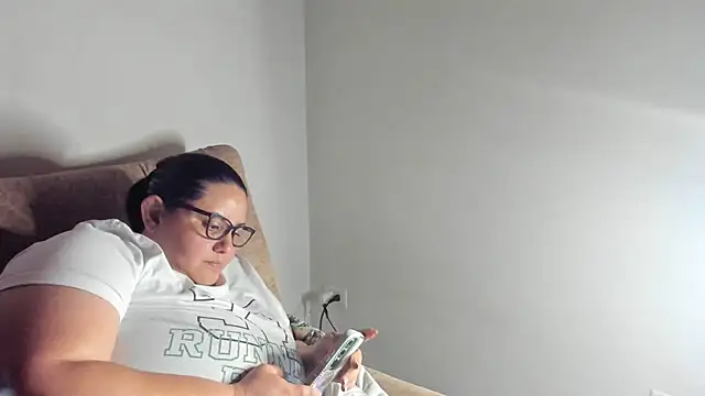 tetasgrandes karol online show from 11/04/25, 07:13