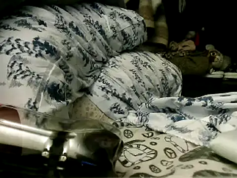 Snapshot of WHITEDAROSE chatting on 02/04/25, 12:19 WHITEDAROSE online show from 02/04/25, 12:19