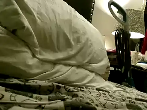 Snapshot of WHITEDAROSE chatting on 03/12/25, 01:47 WHITEDAROSE online show from 03/12/25, 01:47