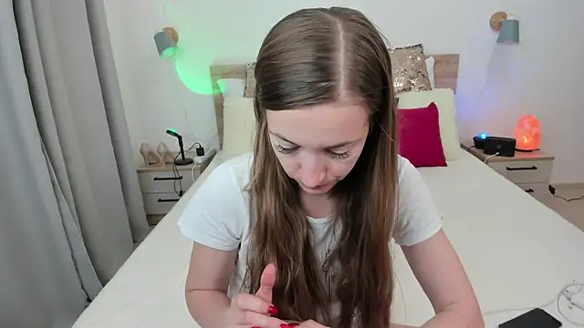 KateRedgar online show from 10/23/25, 03:00