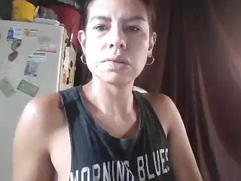 Snapshot of Alanagracia chatting on 02/22/25, 01:24 Alanagracia online show from 02/22/25, 01:24