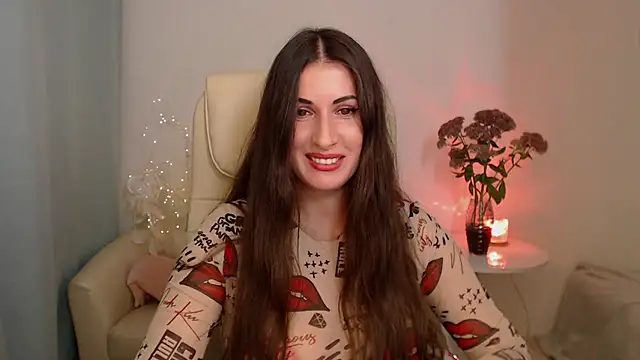 Snapshot of MaryMalory11 chatting on 09/30/25, 04:01 MaryMalory11 online show from 09/30/25, 04:01