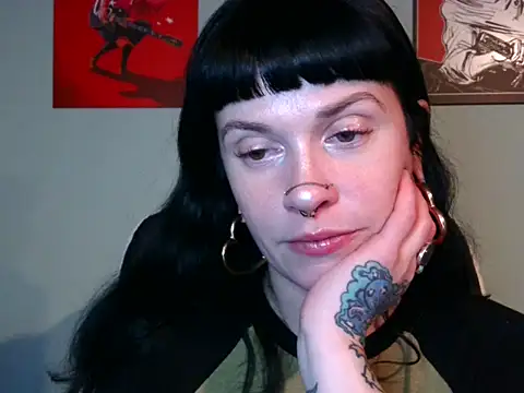 Snapshot of Marcelinegoddess chatting on 01/04/25, 05:05 Marcelinegoddess online show from 01/04/25, 05:05