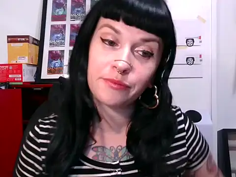Snapshot of Marcelinegoddess chatting on 01/07/25, 03:35 Marcelinegoddess online show from 01/07/25, 03:35
