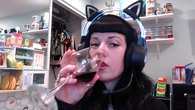 Snapshot of Marcelinegoddess chatting on 02/14/25, 06:34 Marcelinegoddess online show from 02/14/25, 06:34