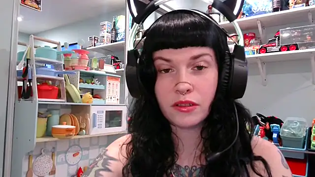 Snapshot of Marcelinegoddess chatting on 02/17/25, 03:58 Marcelinegoddess online show from 02/17/25, 03:58