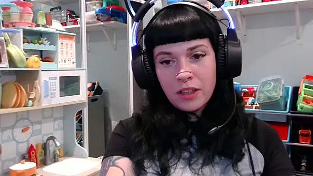 Snapshot of Marcelinegoddess chatting on 02/19/25, 05:49 Marcelinegoddess online show from 02/19/25, 05:49