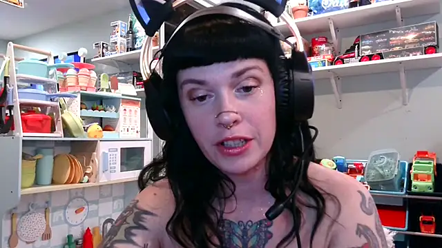 Snapshot of Marcelinegoddess chatting on 02/24/25, 04:16 Marcelinegoddess online show from 02/24/25, 04:16