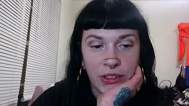 Snapshot of Marcelinegoddess chatting on 03/08/25, 05:59 Marcelinegoddess online show from 03/08/25, 05:59
