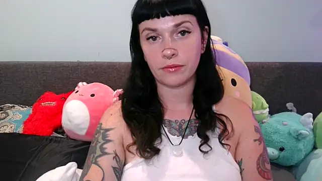 Snapshot of Marcelinegoddess chatting on 09/09/25, 03:17 Marcelinegoddess online show from 09/09/25, 03:17