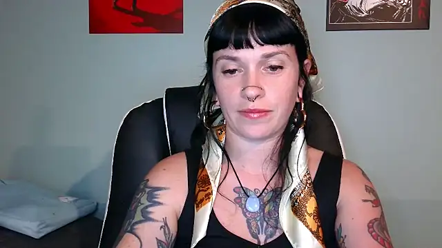 Snapshot of Marcelinegoddess chatting on 10/19/25, 02:34 Marcelinegoddess online show from 10/19/25, 02:34