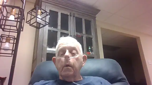 Snapshot of bootlegmanz chatting on 09/13/25, 04:29 bootlegmanz online show from 09/13/25, 04:29