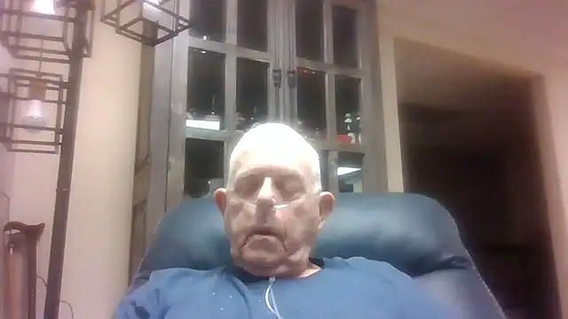 Snapshot of bootlegmanz chatting on 09/15/25, 03:01 bootlegmanz online show from 09/15/25, 03:01