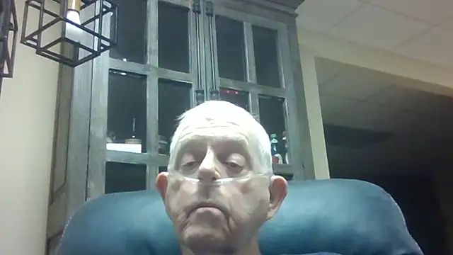 Snapshot of bootlegmanz chatting on 09/18/25, 12:51 bootlegmanz online show from 09/18/25, 12:51