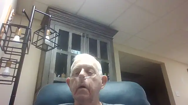 Snapshot of bootlegmanz chatting on 09/21/25, 01:57 bootlegmanz online show from 09/21/25, 01:57