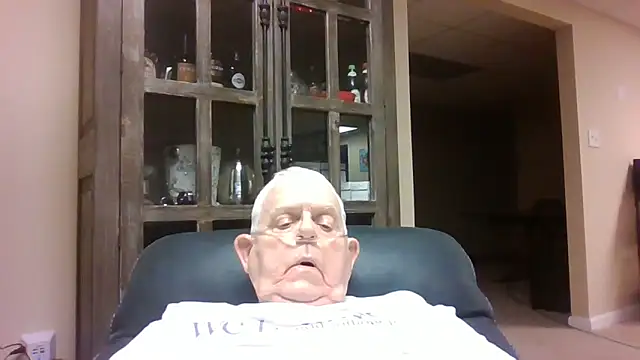 Snapshot of bootlegmanz chatting on 09/22/25, 01:24 bootlegmanz online show from 09/22/25, 01:24