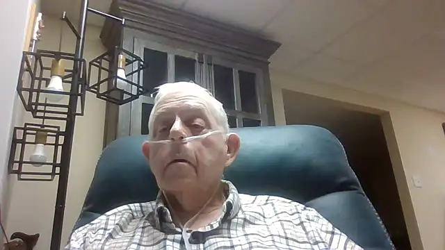 Snapshot of bootlegmanz chatting on 10/21/25, 03:02 bootlegmanz online show from 10/21/25, 03:02