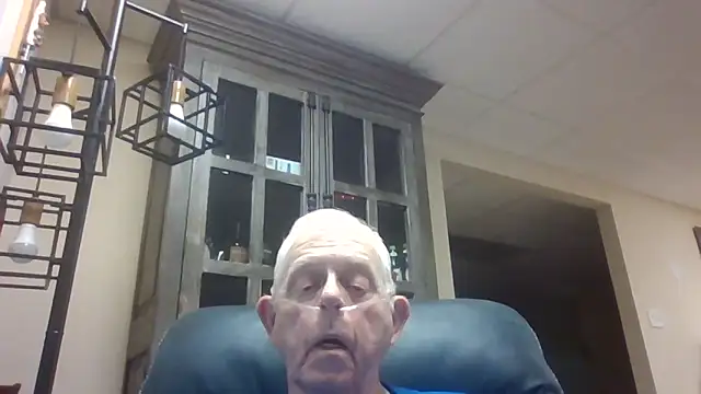 Snapshot of bootlegmanz chatting on 10/25/25, 08:36 bootlegmanz online show from 10/25/25, 08:36