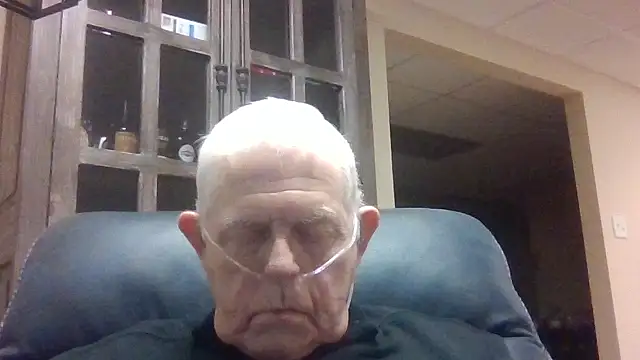 Snapshot of bootlegmanz chatting on 10/26/25, 02:45 bootlegmanz online show from 10/26/25, 02:45