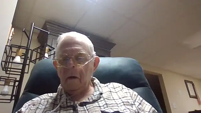 Snapshot of bootlegmanz chatting on 11/05/25, 04:40 bootlegmanz online show from 11/05/25, 04:40