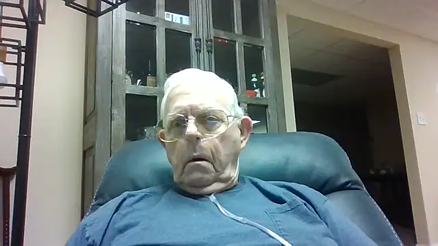 Snapshot of bootlegmanz chatting on 11/06/25, 01:01 bootlegmanz online show from 11/06/25, 01:01