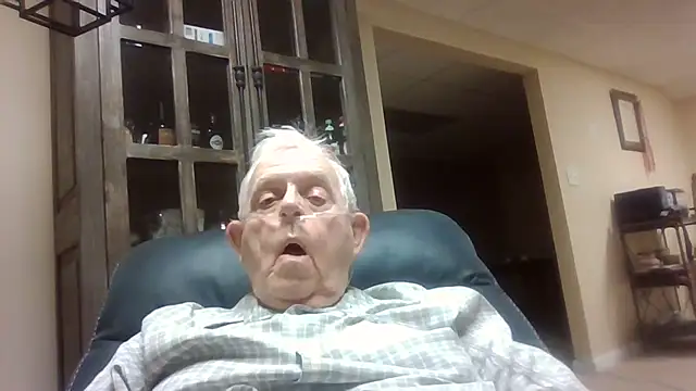 Snapshot of bootlegmanz chatting on 11/08/25, 11:36 bootlegmanz online show from 11/08/25, 11:36