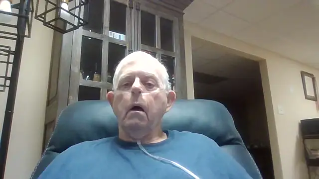 Snapshot of bootlegmanz chatting on 11/13/25, 05:34 bootlegmanz online show from 11/13/25, 05:34