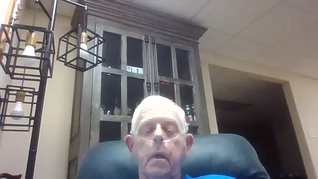 Snapshot of bootlegmanz chatting on 11/14/25, 09:02 bootlegmanz online show from 11/14/25, 09:02